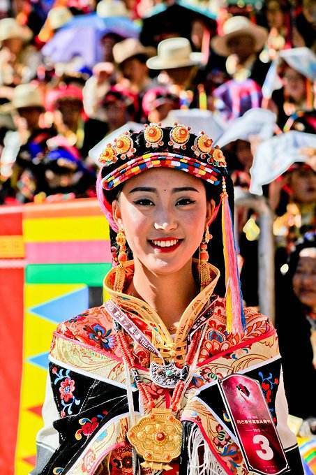 看美女,你还到俄罗斯吗?中国有个美人谷,这里盛产美女!