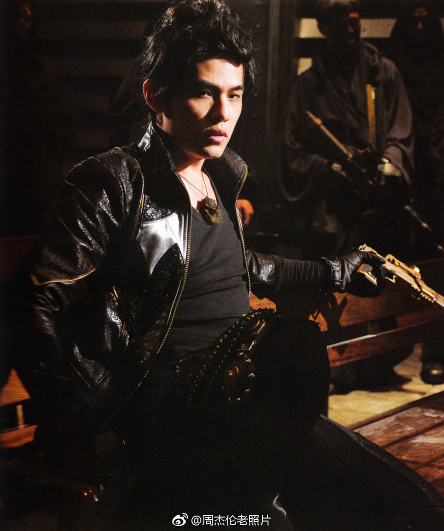 龙战骑士里杰伦有段英雄救美太帅了