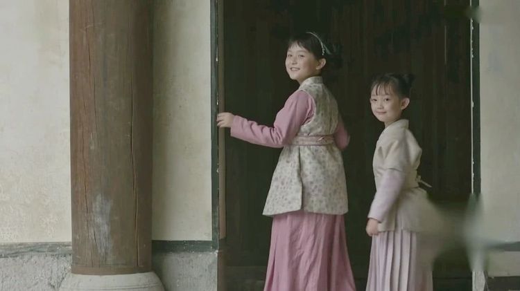 娱乐资讯:《知否》小演员生活照曝光