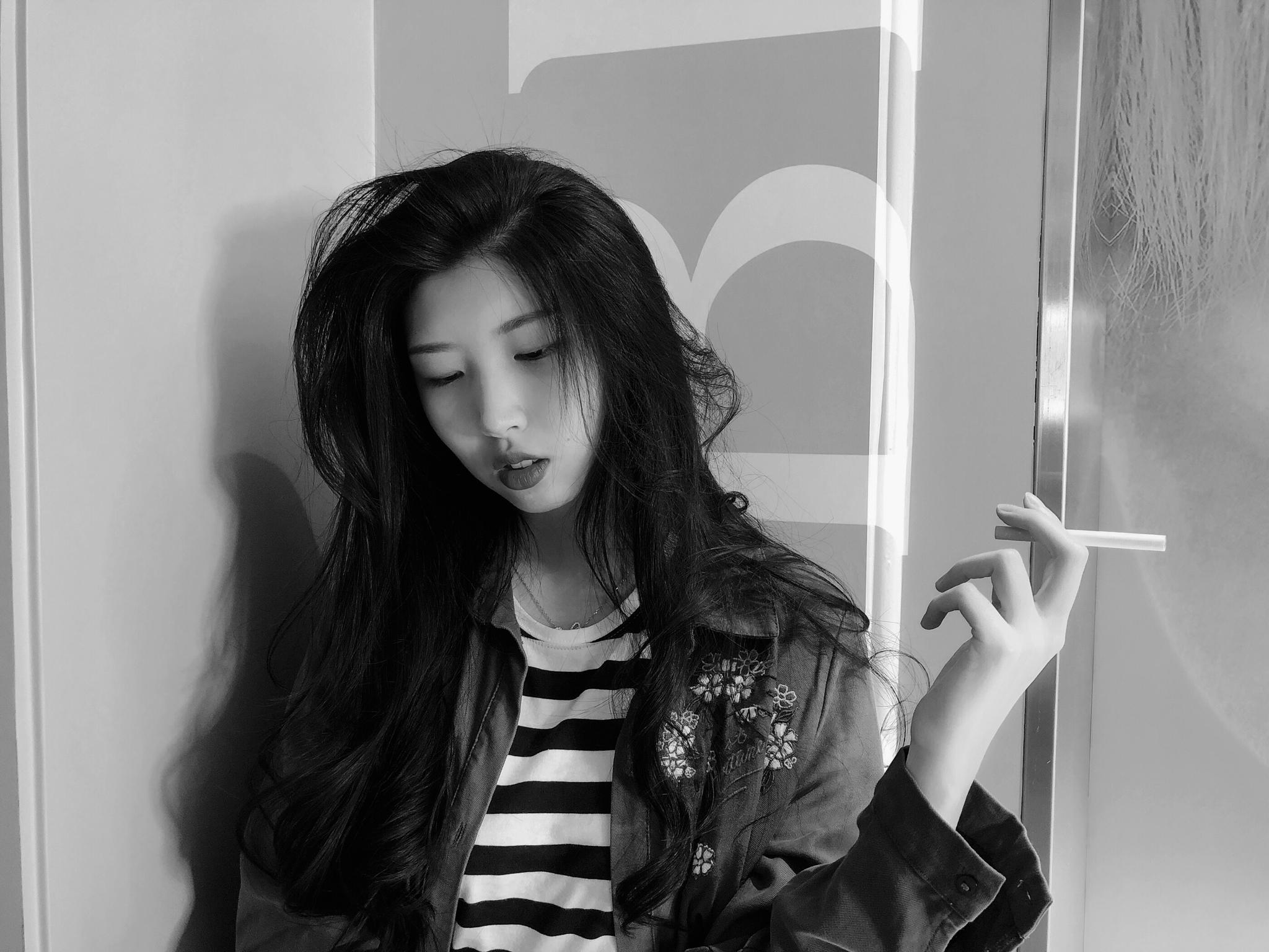 染了余春娇同款紫毛就算我长头发还不抽烟我也是昌平余春娇