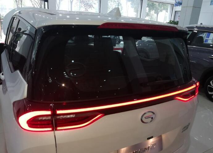 首台广汽传祺gm6到店,质感十足和本田奥德赛就差一个侧滑门