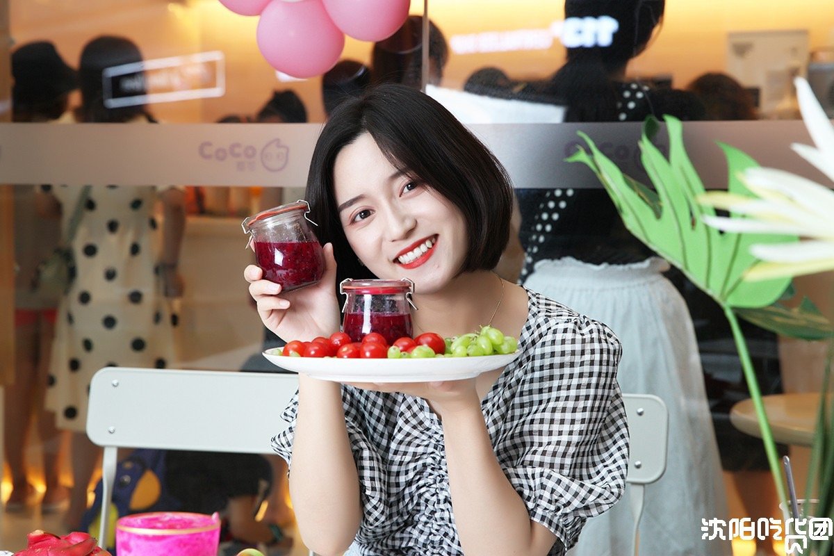 人气王coco出新品啦!莓莓红果果,口感清新又好喝～红果小姐姐