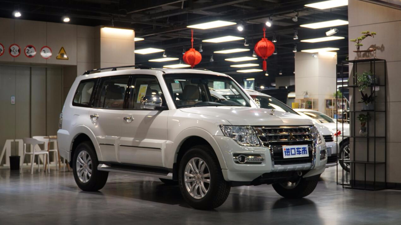 19款三菱帕杰罗v97实拍体验 经典山猫出色越野性能