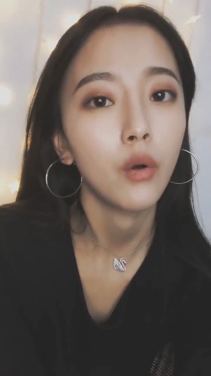 女生有喉结也是女生男相中的一种,属比较败运