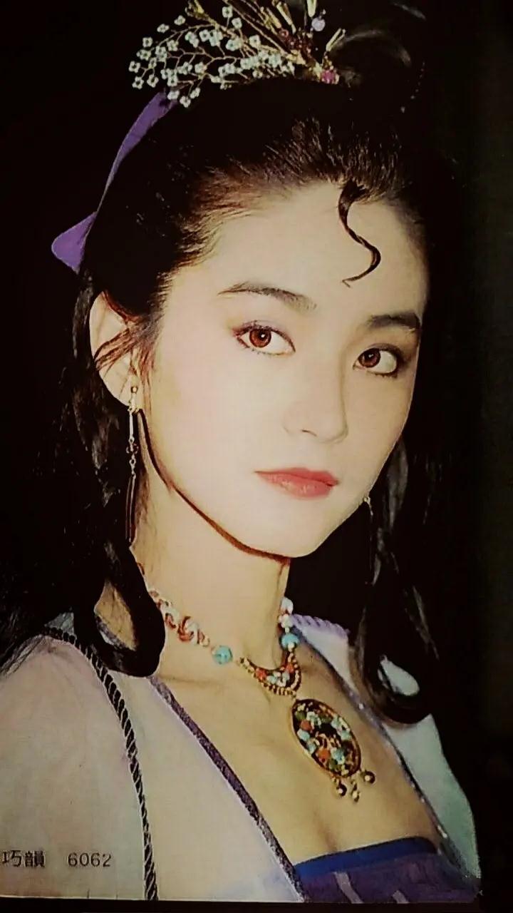 看了林青霞一些罕见的少女时期照片,我们还是低估了她的颜值