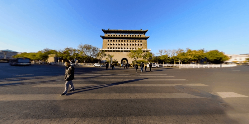 8公里纵向穿越 7大轴线地标 1分36秒移动延时 360度全景立体观感 各位