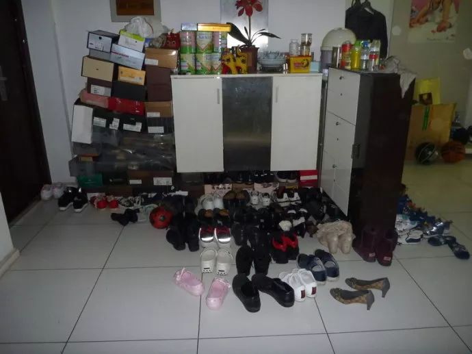 家里鞋子乱七八糟的，占满门口？教你几招，就让鞋子“井井有条”