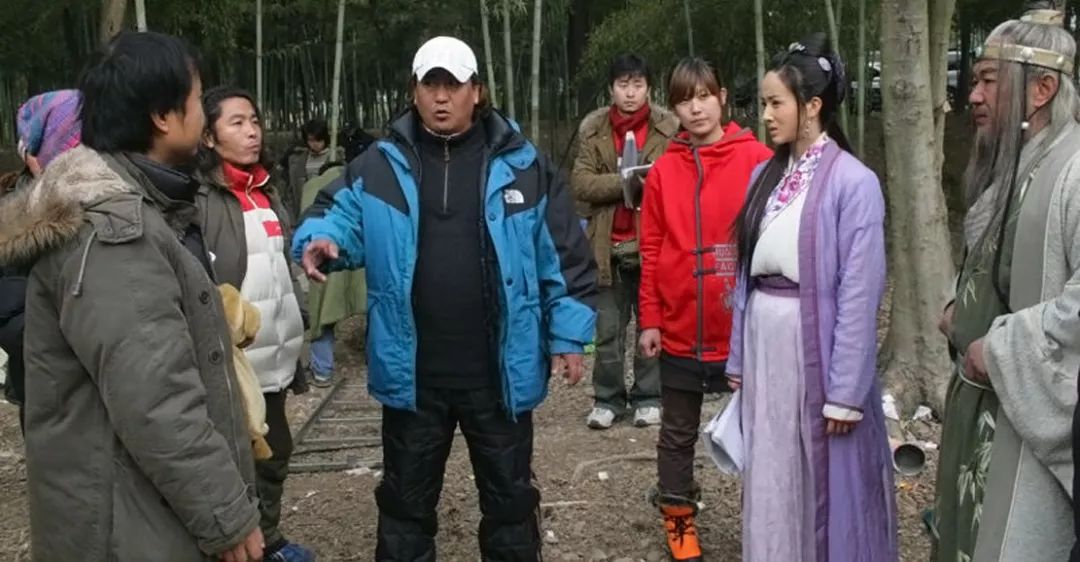 张纪中开始成为大陆和金庸先生合作最多最好的制片人和导演,赵箭也