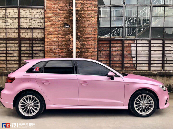 奥迪a3改色贴膜电光樱花粉 刚强外表的少女心