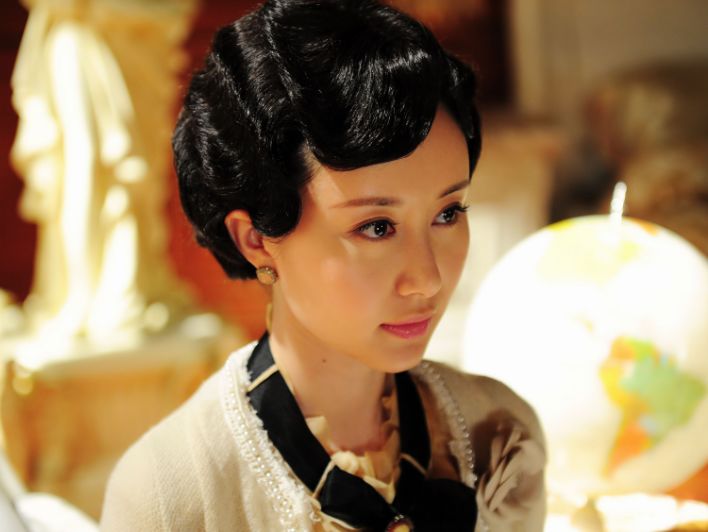 她出生被抛弃,10岁成孤儿,21岁走红,今32岁成人生赢家!