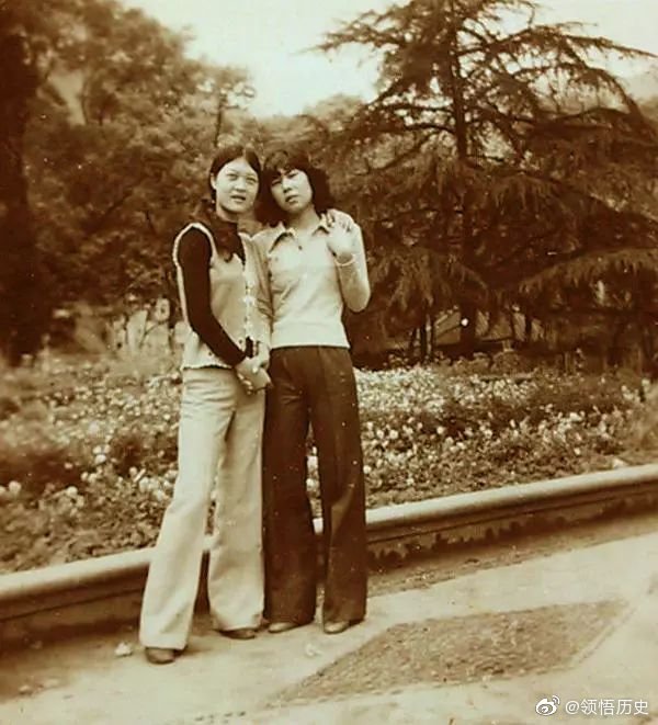 七十年代的喇叭裤