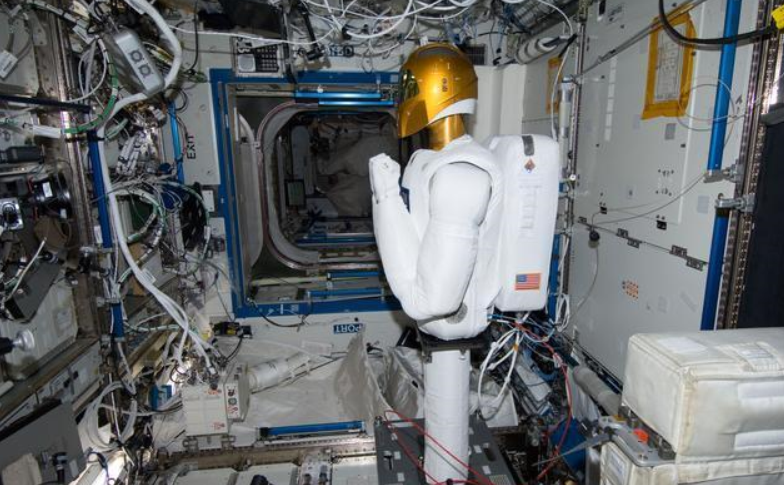 能放进口袋的机器人上天入地无所不能未来将成人类的外星信使