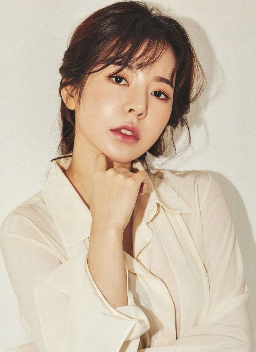 少女时代小分队晒最新封面照实力强悍的她们个人照造型更显时尚