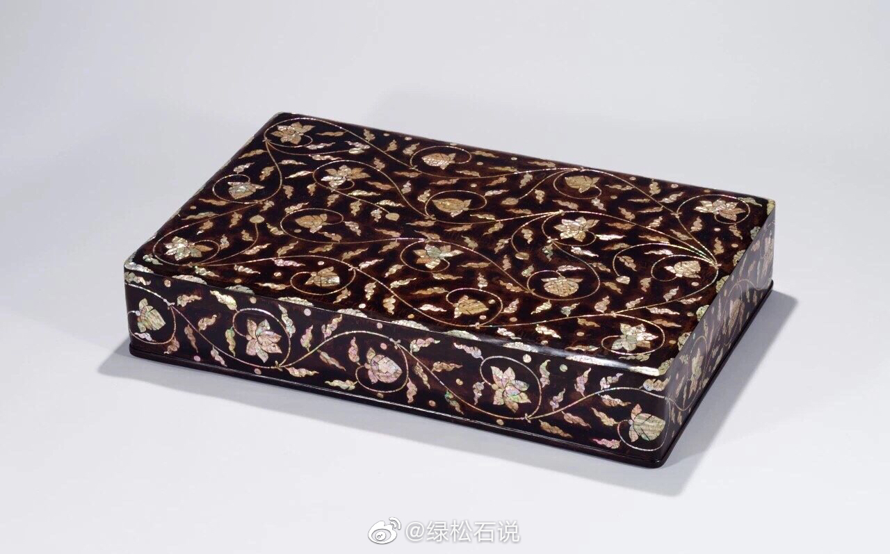 又称卷草纹蔓草纹