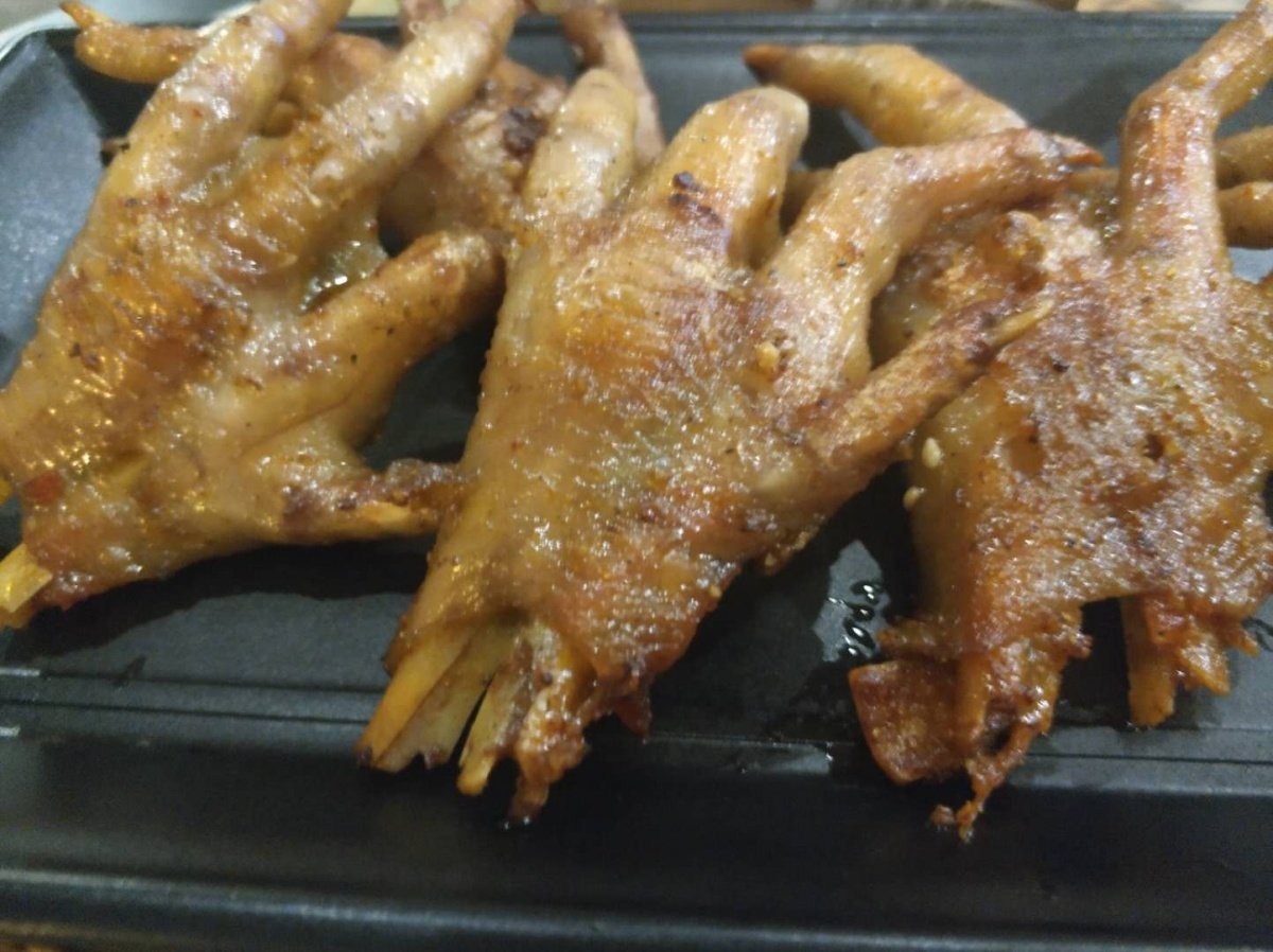 玉溪炎热的夜晚撸串 啤酒,这才是人生!|烧烤|烤串|人生_新浪新闻