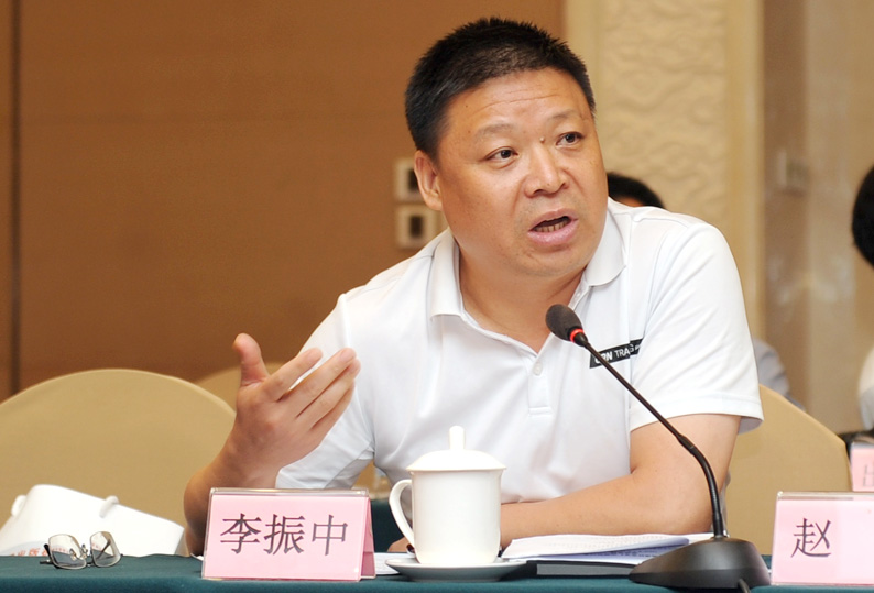 正文       消费日报社总编辑,国家一级导演李振中   消费日报社总