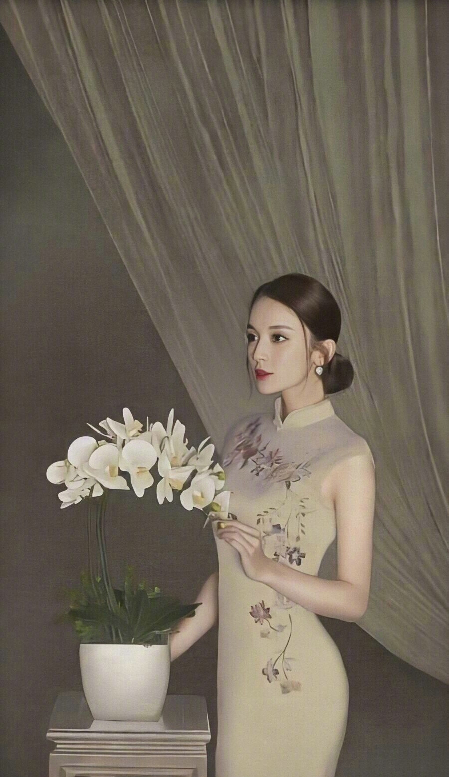 第一次被娜扎的旗袍惊艳到是在偶像来了