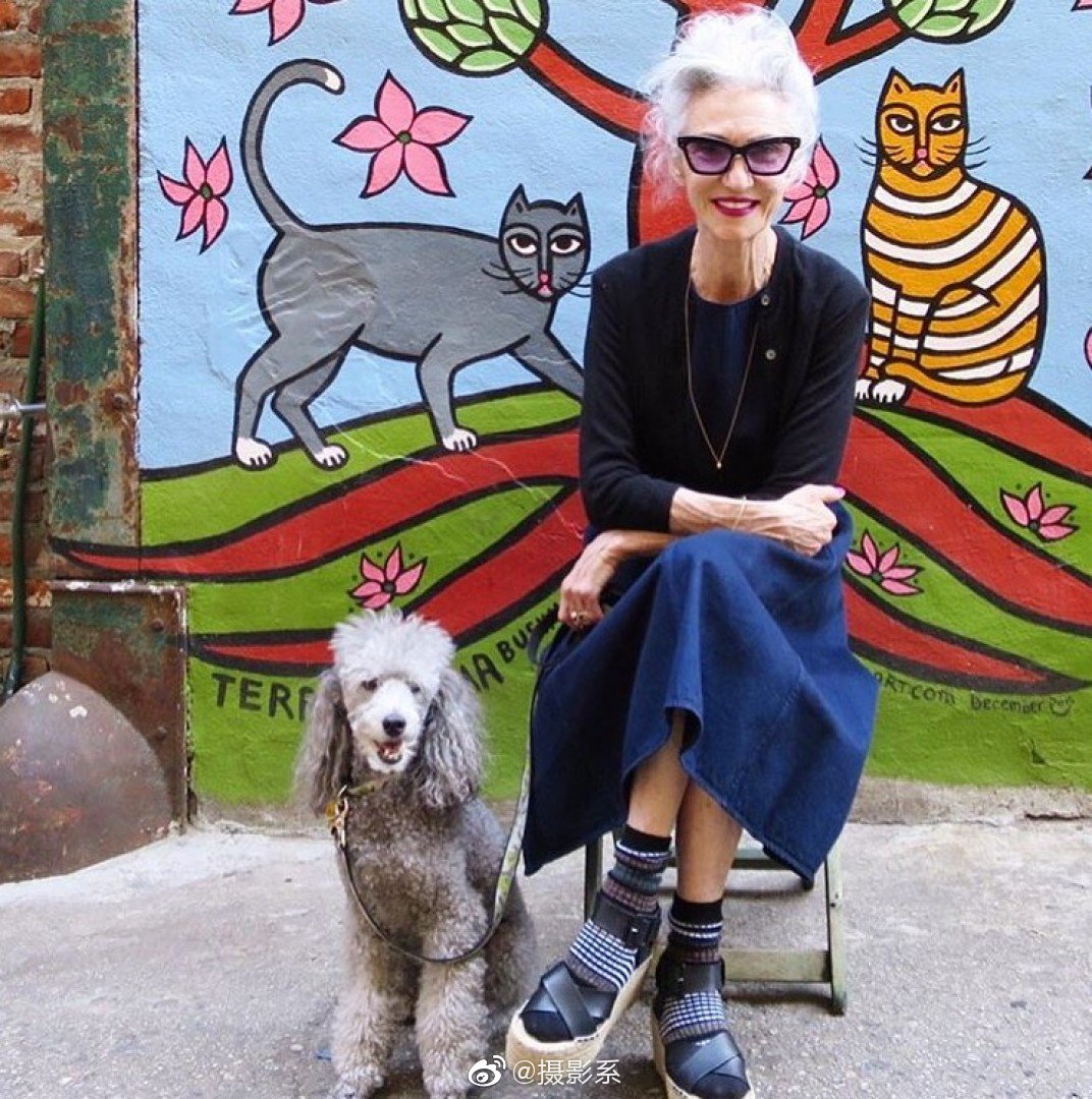 银发超模lindarodin71岁依旧闪闪发亮