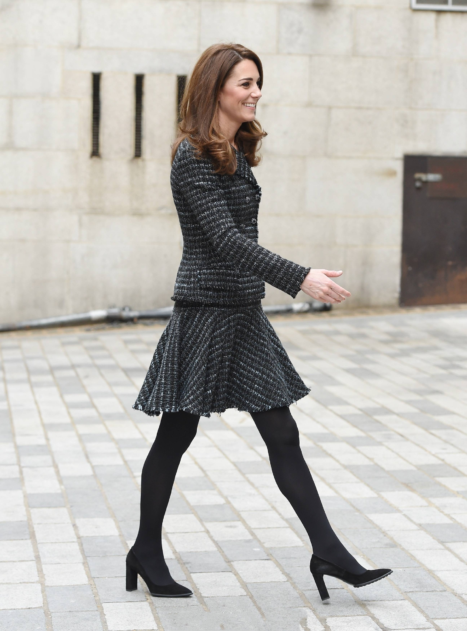 凯特王妃一身低调黑白格纹装穿出无敌高级感,气质比造型高调多了