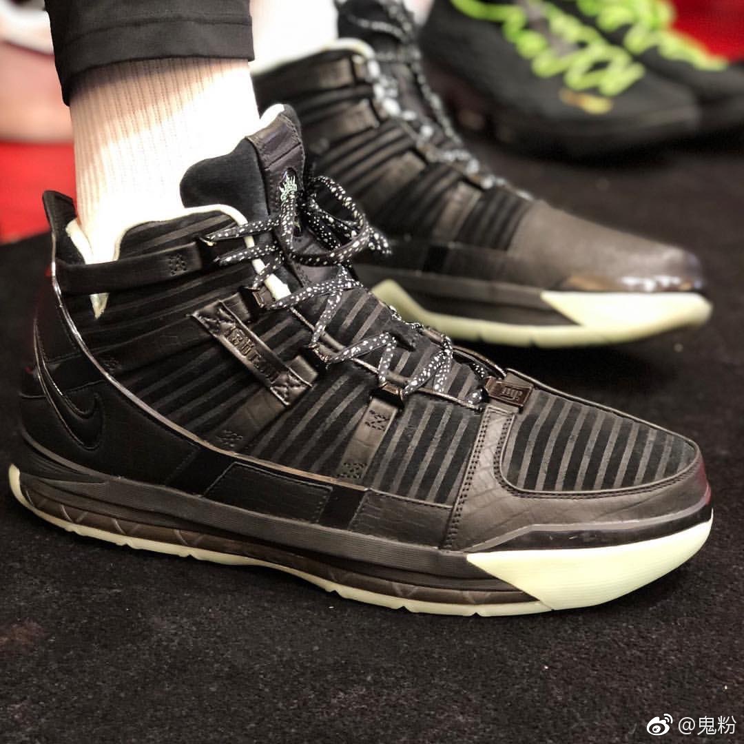 lebron 3 glow