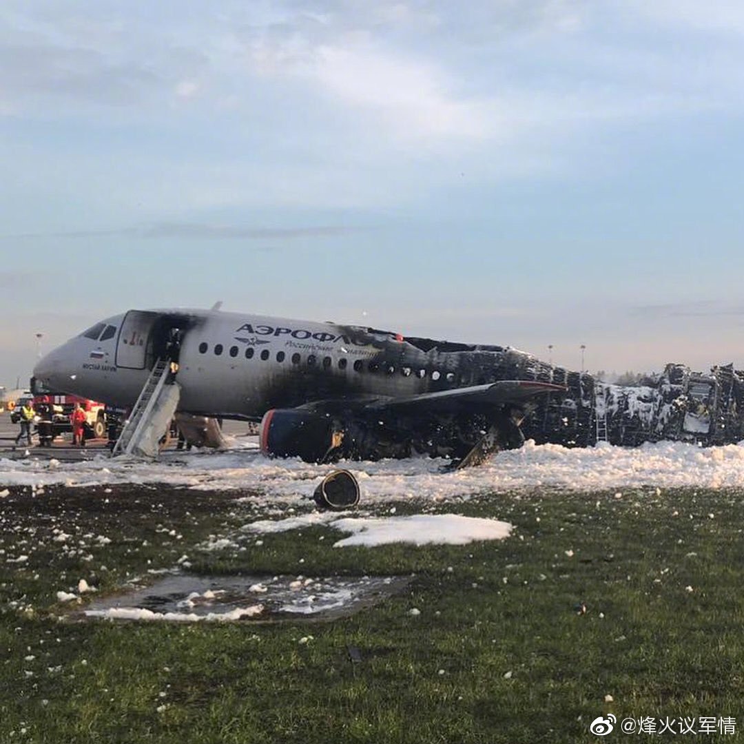 俄罗斯苏霍伊超级100型客机迫降起火事故现场照|苏霍伊|迫降|事故现场