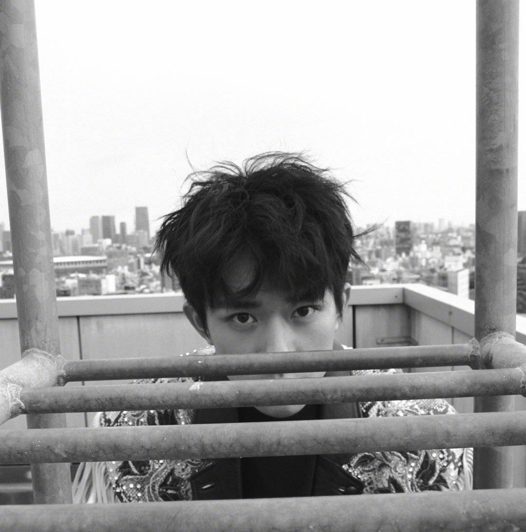 易烊千玺皮卡丘 《时尚先生esquire·fine》内页公开