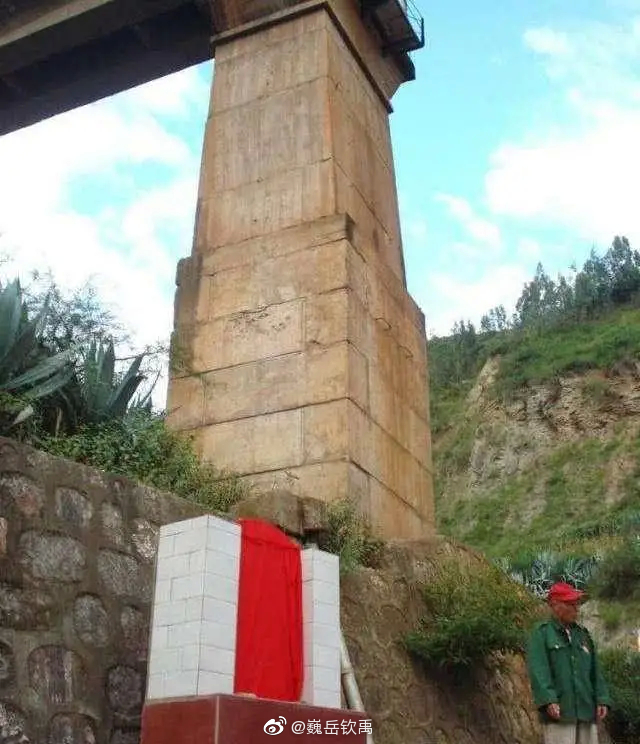 50年前的1969年,在修建成昆铁路龙骨甸大桥时|遗体|龙骨|桥墩_新浪