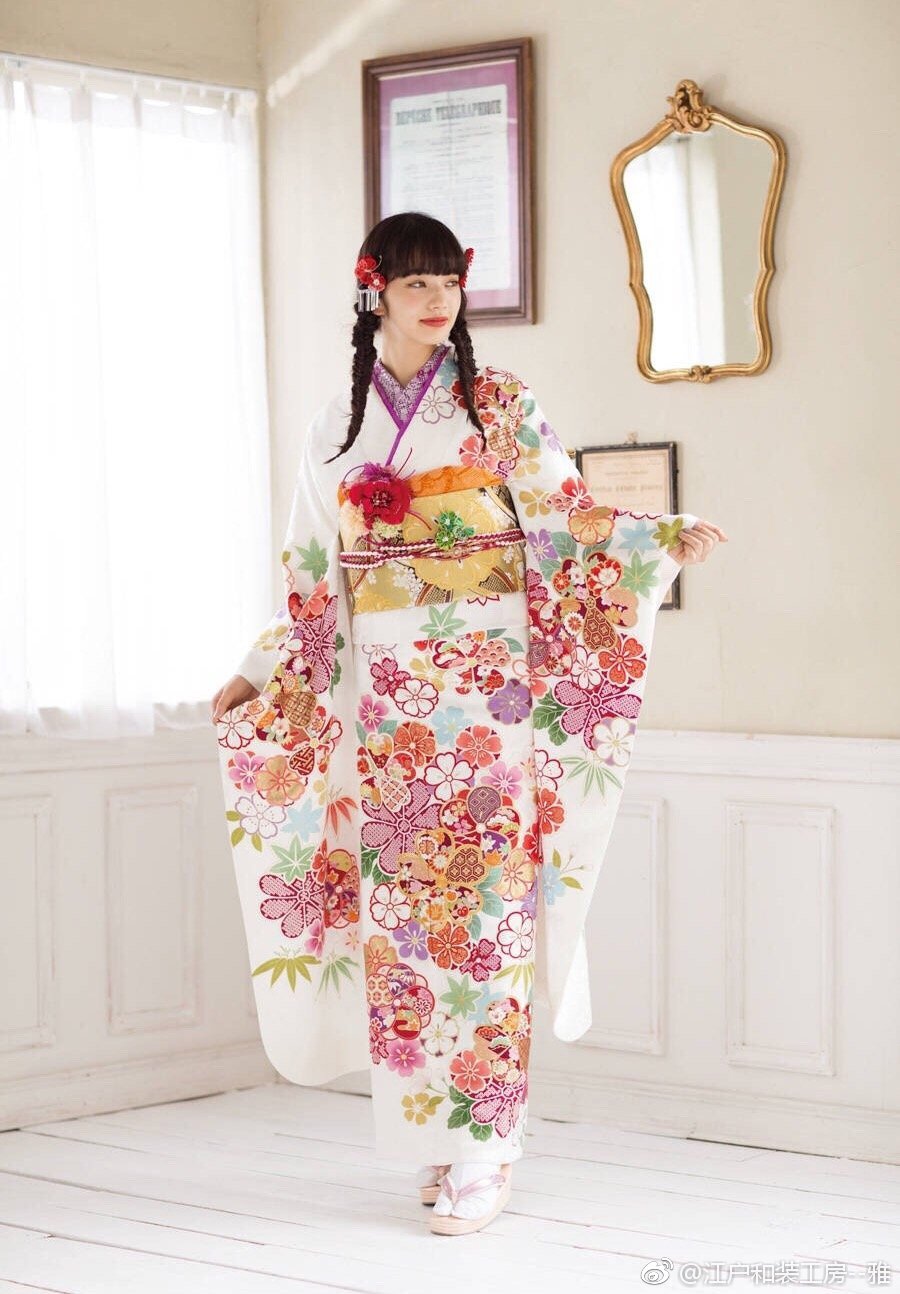 振袖 小松菜奈穿的华丽振袖 振袖 小松菜奈穿的华丽振袖