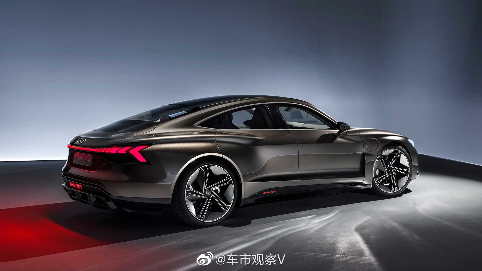 钢铁侠座驾奥迪e-tron gt,百公里加速3.5s.