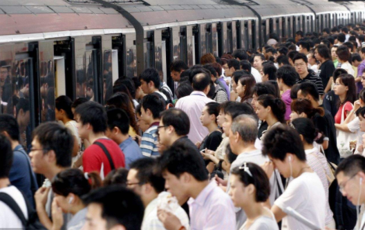 中国最晚上班的地方，晚上7点才下班，半夜这里才刚开始夜生活