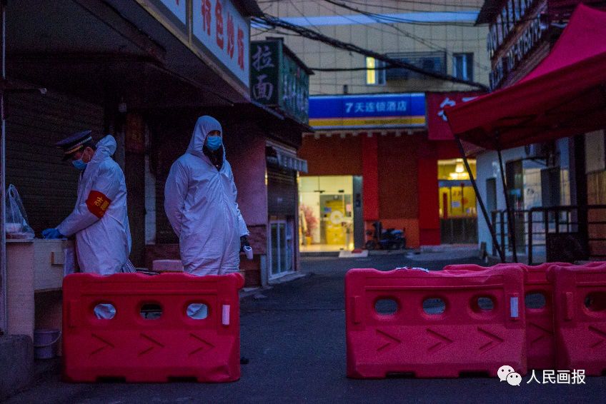 战疫日记 | 在街头巷尾,记录武汉"封城"生活|新冠肺炎_新浪新闻
