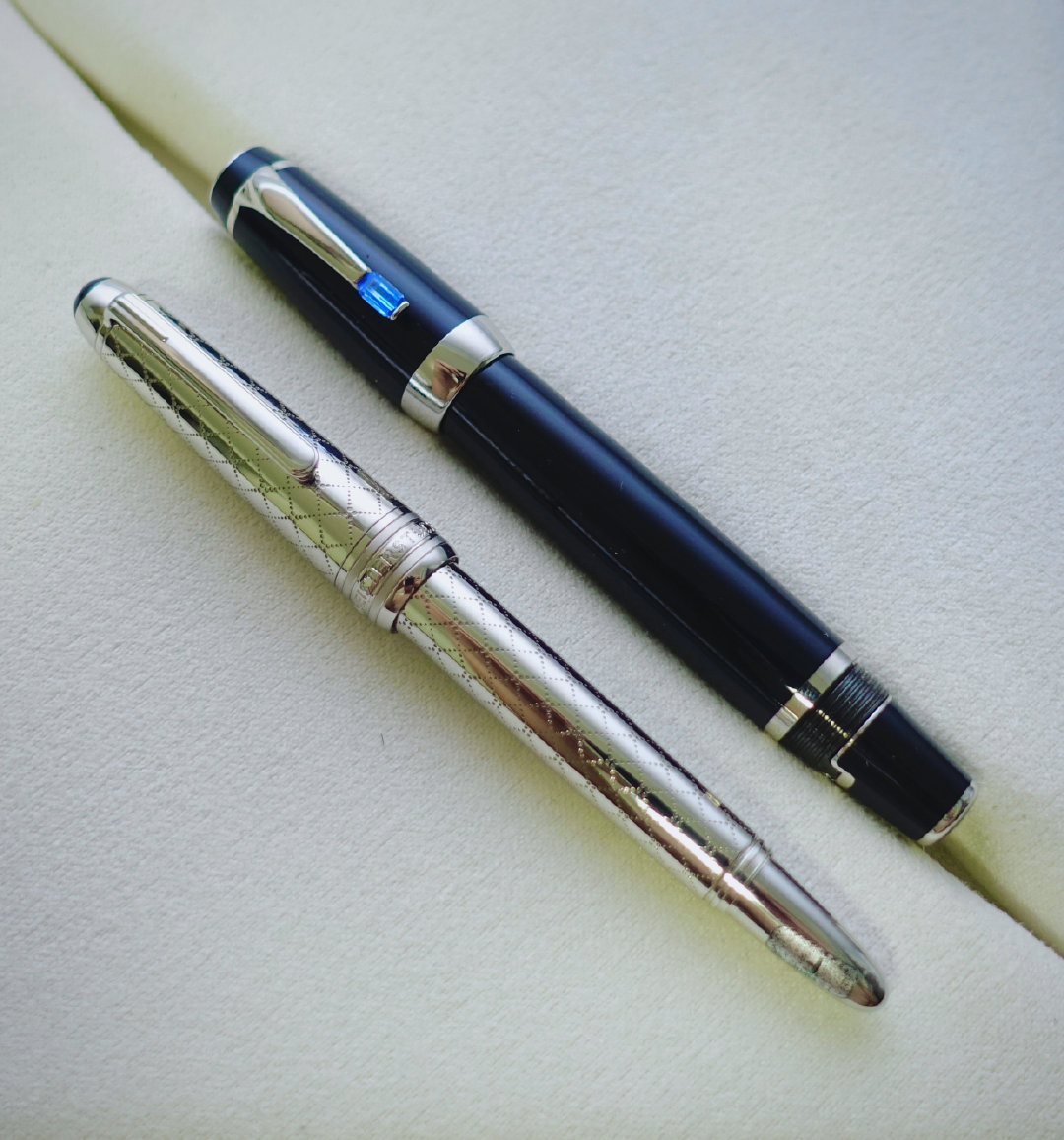 1 / 9  终于拔草 -- 龙家两款小尺寸墨水笔 bohème & mozart
