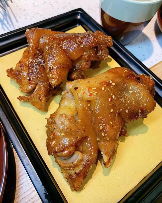 长春这家烧烤的鸡手到底有多好吃顶风冒雪来直接要两盆