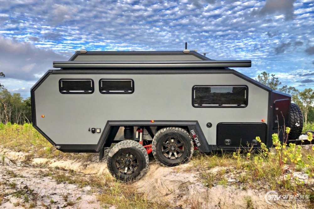 中置双轴 空间悬挂 拖挂房车也能走硬派越野范儿