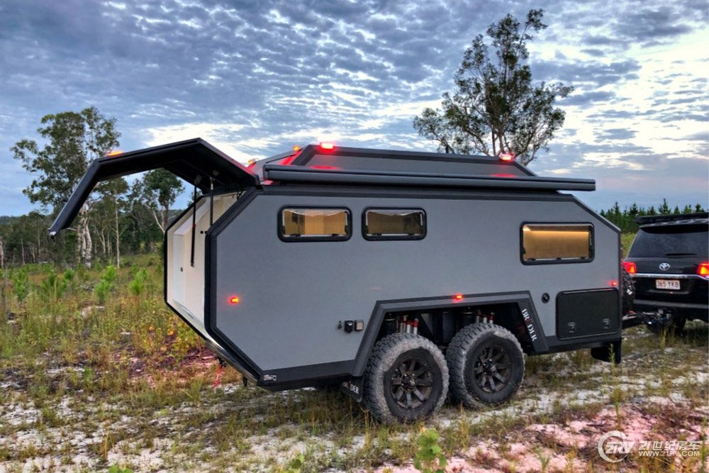 中置双轴 空间悬挂 拖挂房车也能走硬派越野范儿-新浪汽车