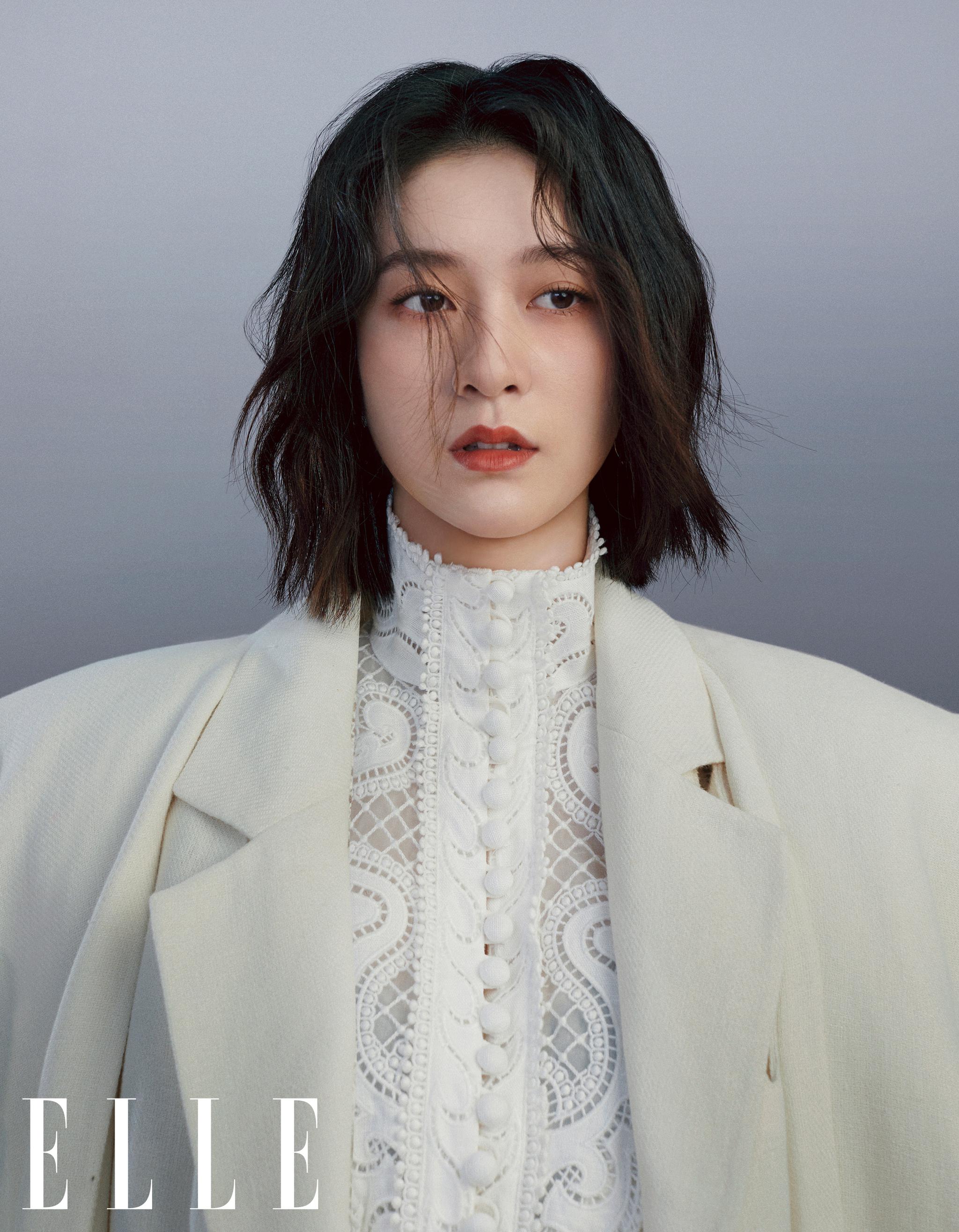 登elle三月刊杂志内页,早春时节演绎经典法式风情