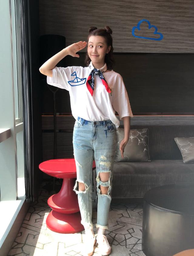 王鹤润这位知否中的温婉大姐回归现代却扎了7个丸子头