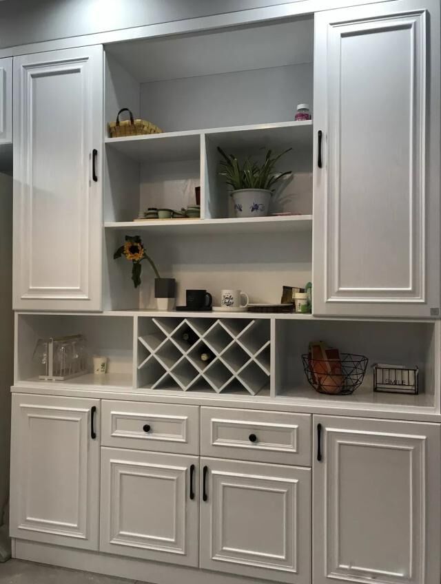 板材十大品牌精材艺匠:酒柜这样装实用又有档次