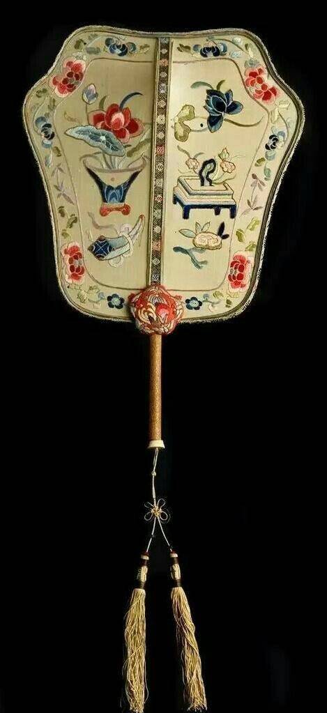 古代华丽的扇子,扇出奢华的风