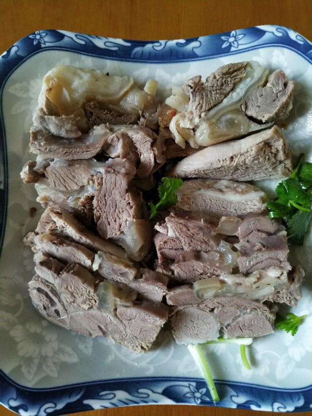 羊肉最简单的做法——白切羊肉,爽口不油腻,吃了还想吃
