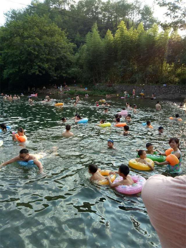 浙江桐庐芦茨湾杨妞农家乐阡陌交通鸡犬相闻的桃花源式生活