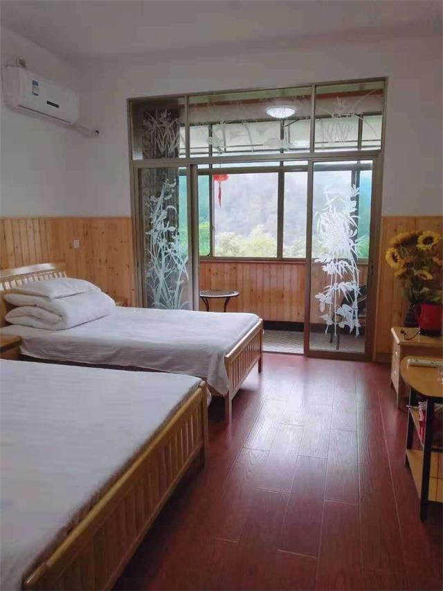 浙江桐庐芦茨湾杨妞农家乐阡陌交通鸡犬相闻的桃花源式生活