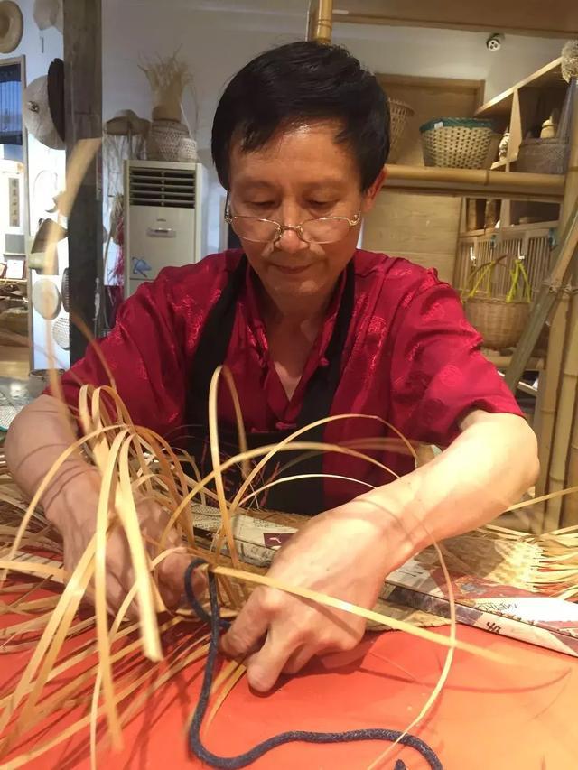 非遗项目竹编手艺人——张心荣