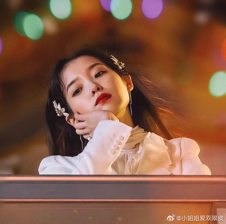 iu新剧德鲁纳酒店风格她跟以往不太一样从五官整体上来看