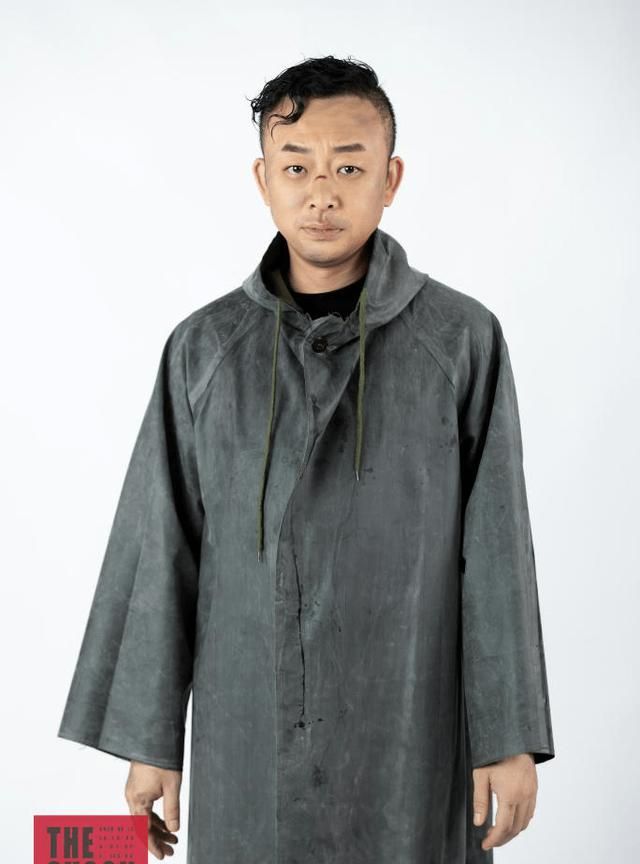 定妆照:何军饰大军