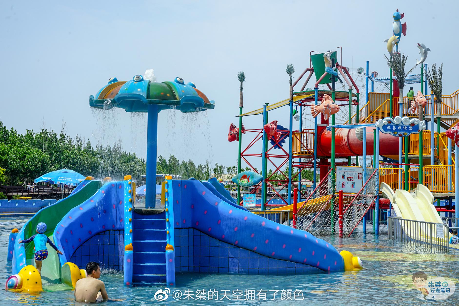 在炎炎的夏日,渔岛人气最高的还是多彩观光区的水上乐园|水寨|渔岛