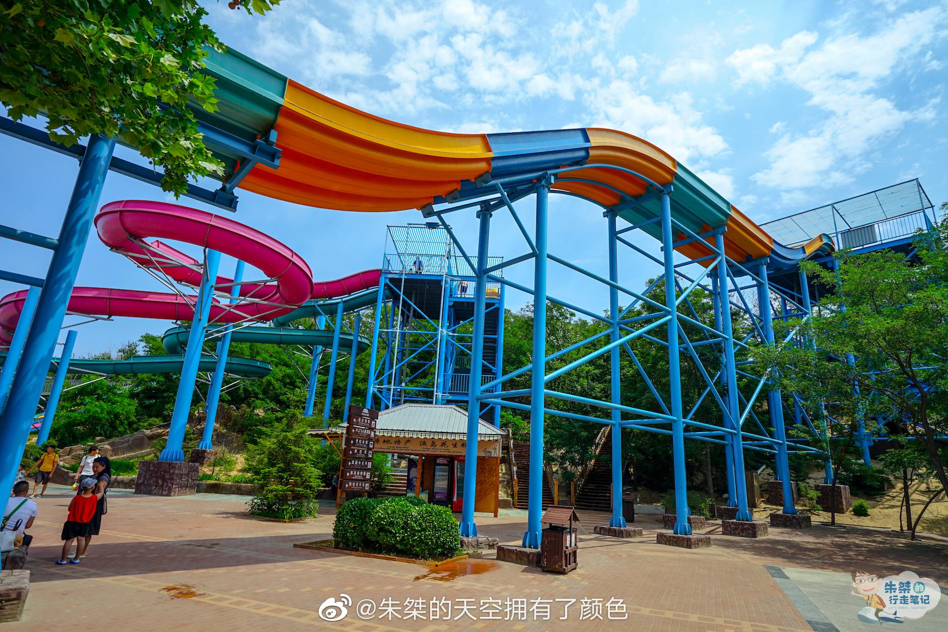 在炎炎的夏日,渔岛人气最高的还是多彩观光区的水上乐园|水寨|渔岛