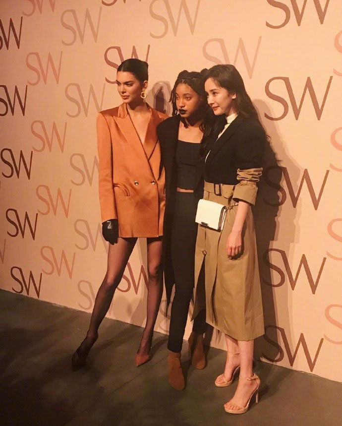 杨幂与kendall jenner,willow smith共同出席在纽约的活动