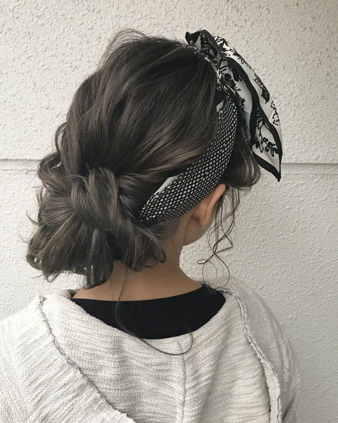 丝巾发带发型,告别一成不变的清汤挂面