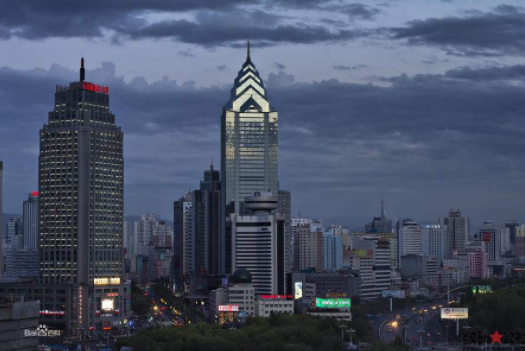 中国最晚上班的地方,晚上7点才下班,半夜这里才刚开始夜生活